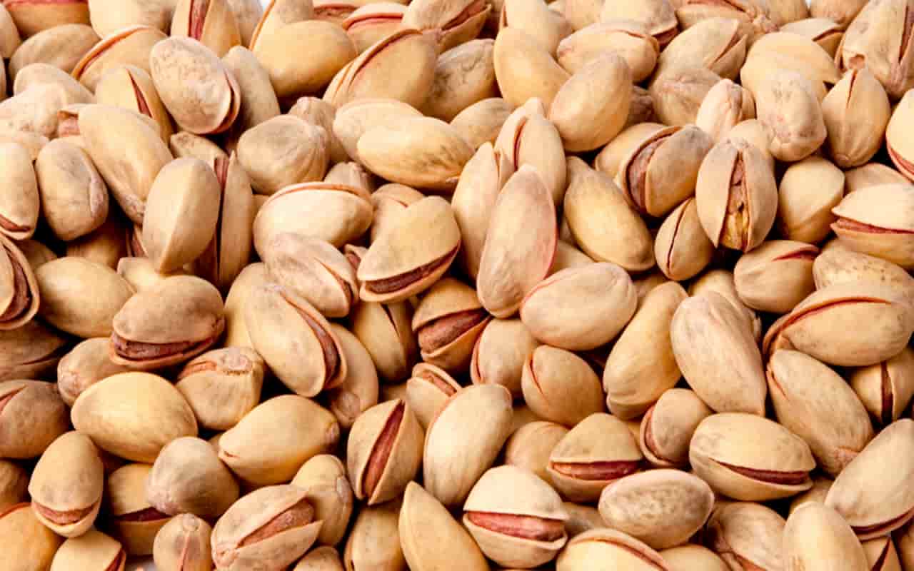 پسته بادامی فیض آباد با کیفیت مرغوب و مغز خوش طعم